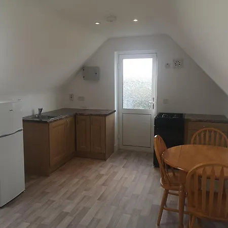 3 Bed House With 2 Living Areas And 2 Bathrooms