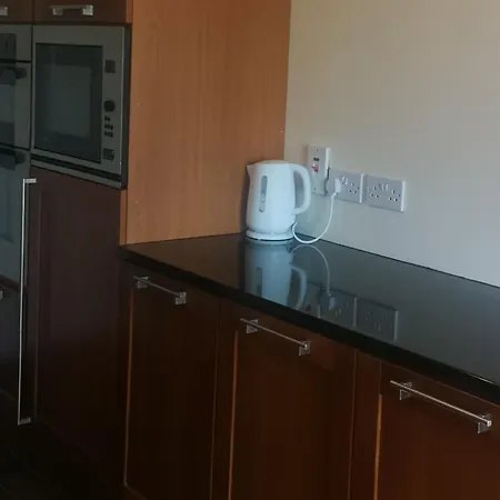 Holiday home 3 Bed House With 2 Living Areas And 2 Bathrooms